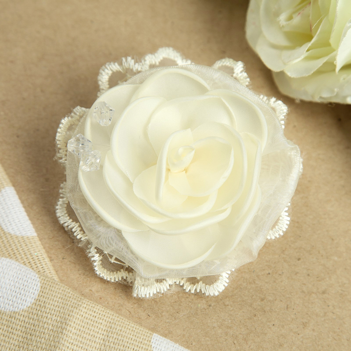 Бант для девочек с резинкой "Облачко", с вышивкой, 9 см, бежевый