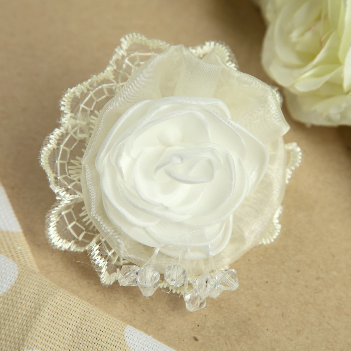 Бант для девочек с резинкой "Облачко", с вышивкой, 9 см, бежевый