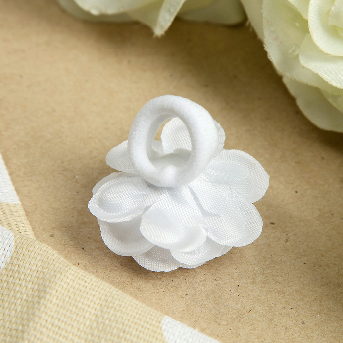 Резинка для волос "Бутончик", с бусинкой, 4 см, белый