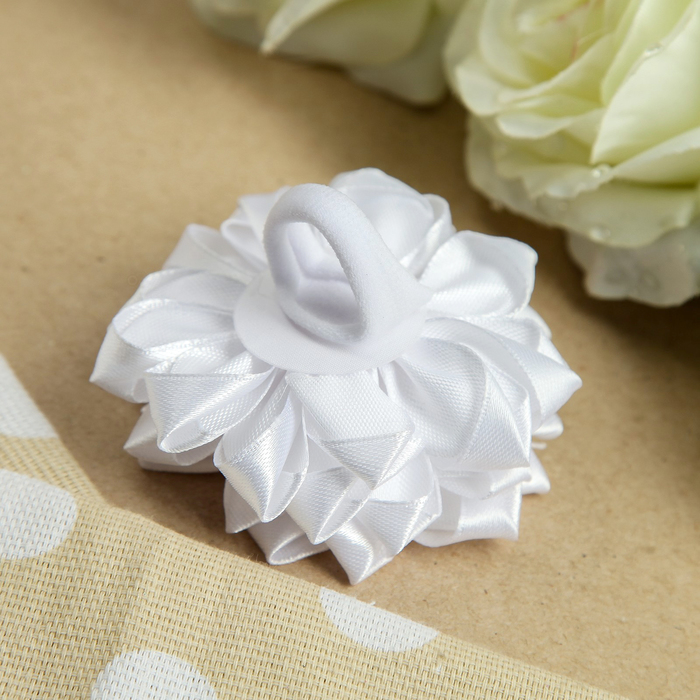 Бант для девочек с резинкой "Зефирка", с биссером, 8 см, белый