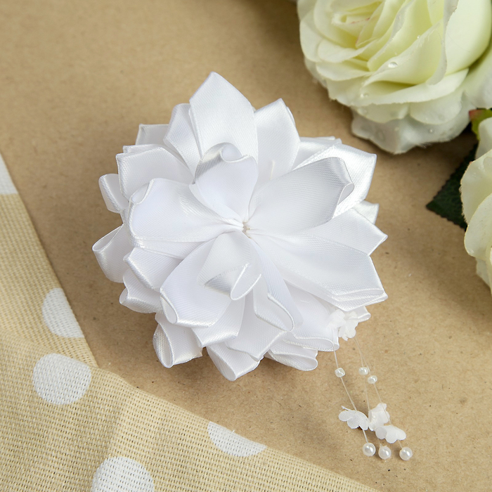 Бант для девочек с резинкой "Бабушкина радость", с цветочками, 8 см, белый