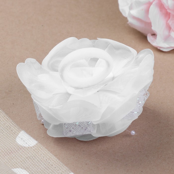 Бант для девочек с резинкой "Безешка", с розовыми цветочками, 11 см, белый