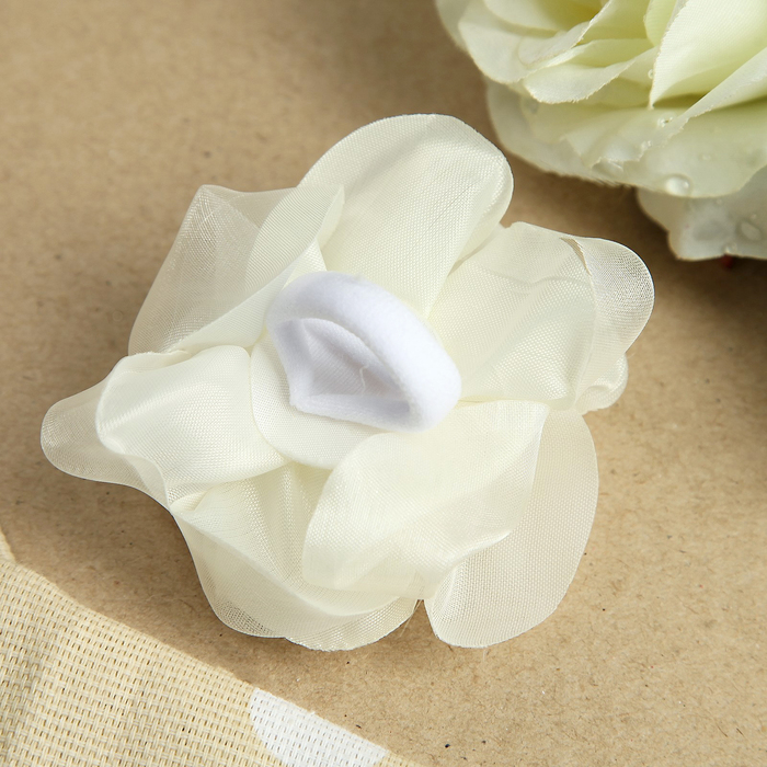 Бант для девочек с резинкой "Красатуля", с блестяшками, 8 см, бежевый