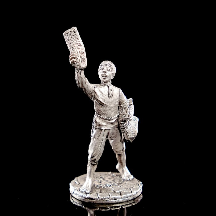 Оловянный солдатик "Мальчик-газетчик"