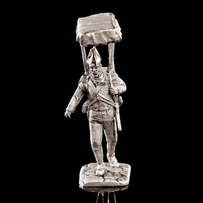 Оловянный солдатик "Сержант девятого линейного полка 1799 год"