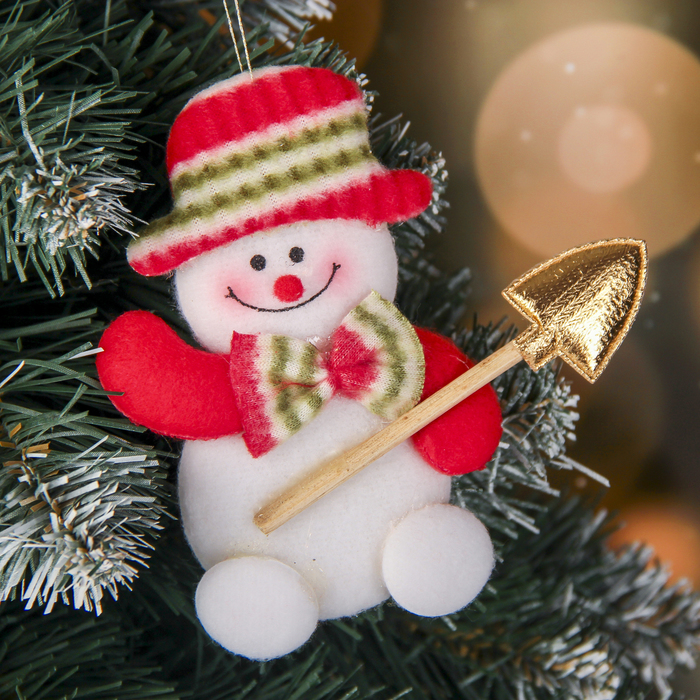 Подвеска мягкая "Снеговик с лопаткой" 6,5*12 см