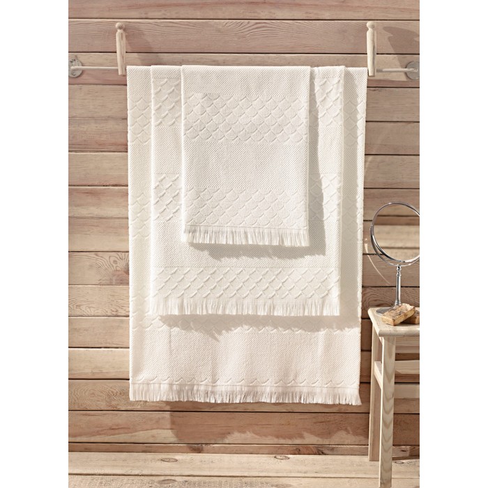 Полотенце Mari, размер 70×140 см, бежевый, жаккард-велюр 350 г/м2