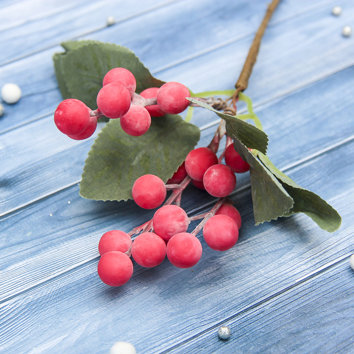 Декор "Зимнее волшебство" клюква, 15 см