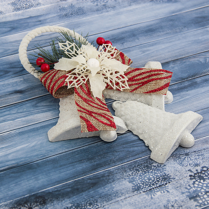 Украшение новогоднее "Белый ажур" три колокольчика 17,5*25 см