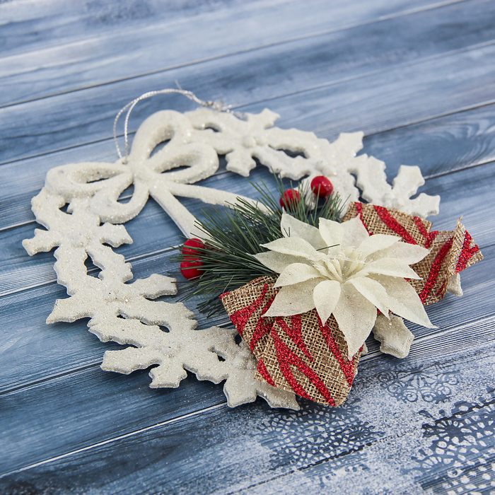 Украшение новогоднее "Белый ажур" венок 17,5 см