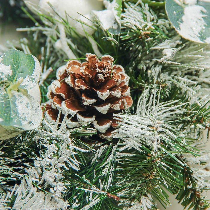 Венок новогодний d- 43 см "Иней" шишки и шарики