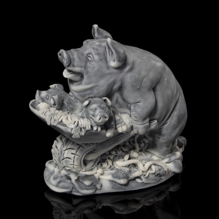 Сувенир "Хряк с поросятами в тачке" 8 см