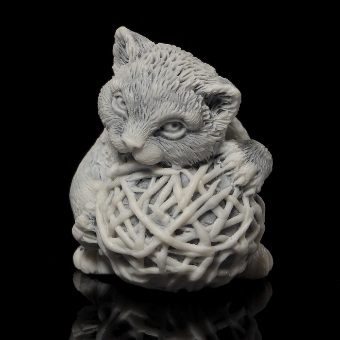 Сувенир "Котенок с клубком" 4 см