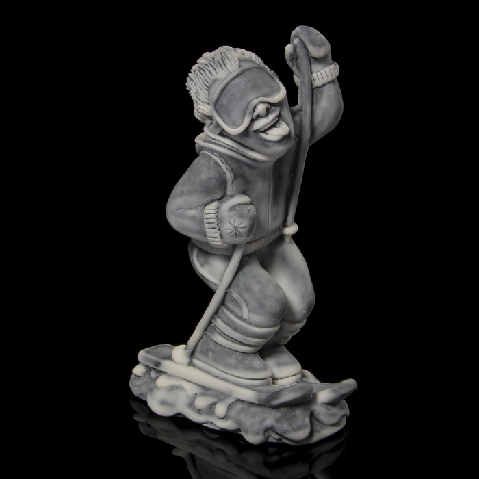 Сувенир "Горнолыжник" 9,3 см