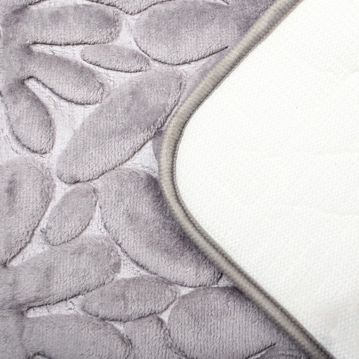 Коврик для ванной "Ромашки", цвет серый