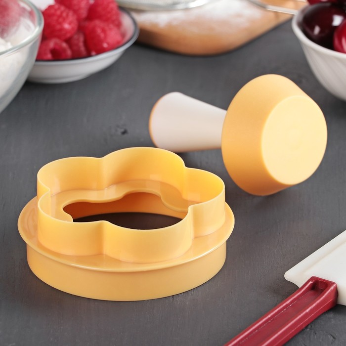 Набор для формирования корзиночек из теста 2 пр: форма для вырезания 2х-сторонняя, пресс