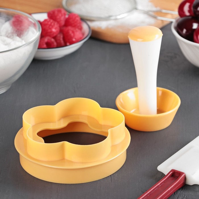 Набор для формирования корзиночек из теста 2 пр: форма для вырезания 2х-сторонняя, пресс