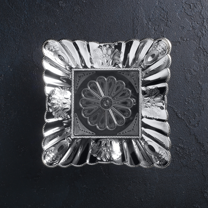 Ваза сервировочная "Серебро" 18х18х3 см