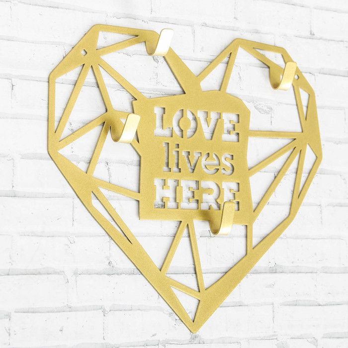 Панно с крючками "Сердце"