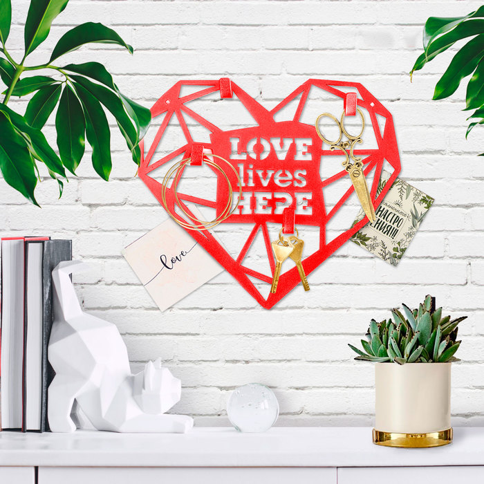 Панно с крючками "Сердце", красный