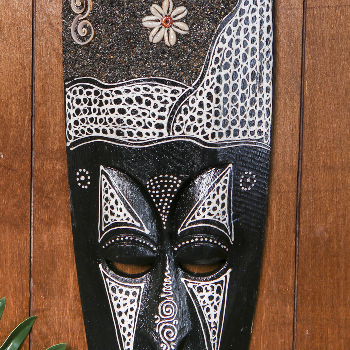 Маска настенная "Удача" дерево, вулканический песок 50 см