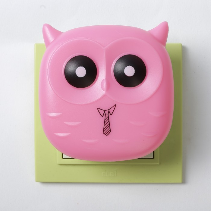 Ночник пластик "Филин в галстуке" от сети 220В датчик темноты МИКС 8х7,5х2,5 см