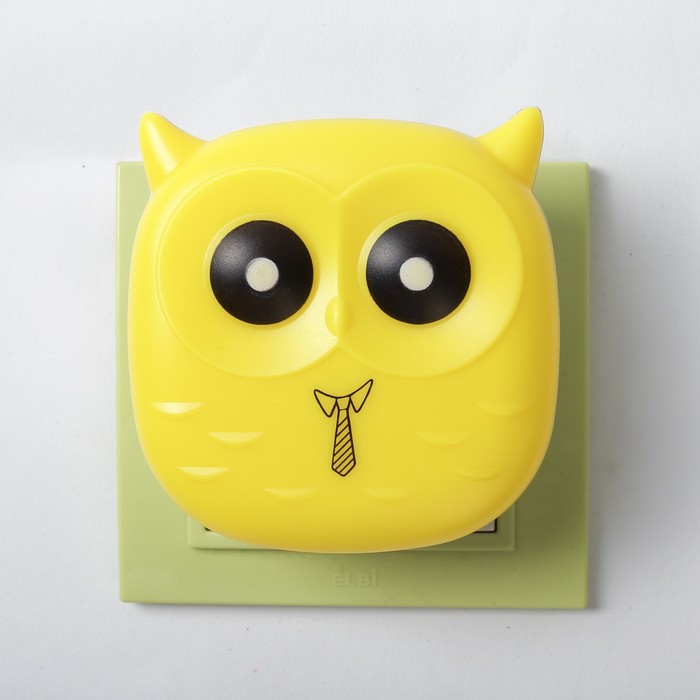 Ночник пластик "Филин в галстуке" от сети 220В датчик темноты МИКС 8х7,5х2,5 см