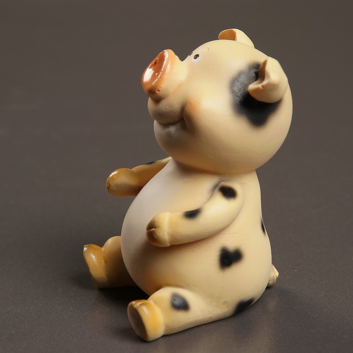 Фигура "Дядя Свин" бежевая 7х7х9см