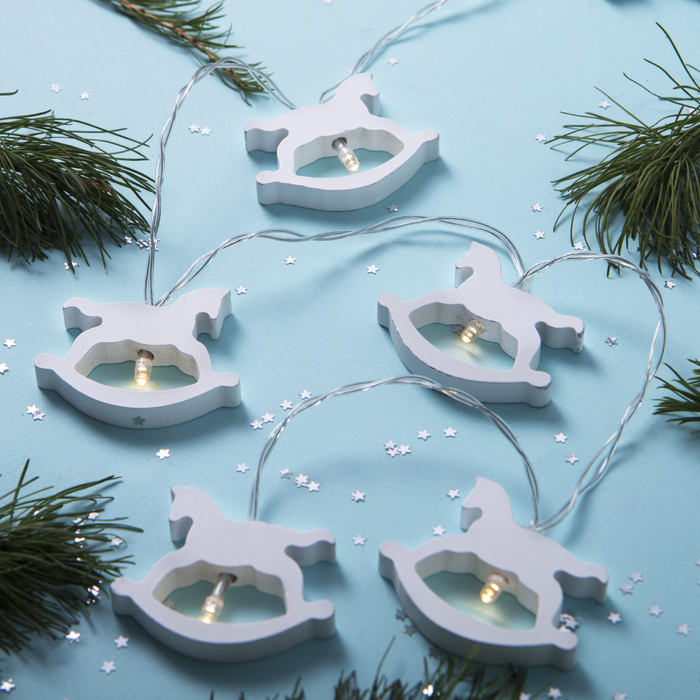 НИТЬ, 1.5 м, с насадк. "Лошадка белая", Н.С., LED-10-3V, 2*АА (не в компл), фиксинг Т/БЕЛЫЙ