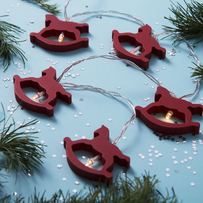 НИТЬ, 1.5 м, с насадк. "Лошадка красная", Н.С., LED-10-3V, 2*АА(не в компл), фиксинг Т/БЕЛЫЙ