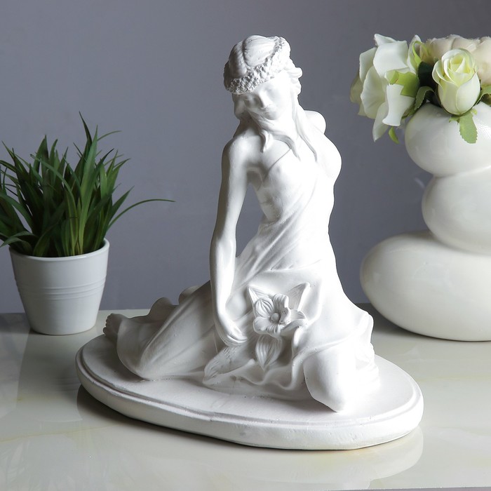 Светящаяся фигура "Девушка Весна" 32х20х33см