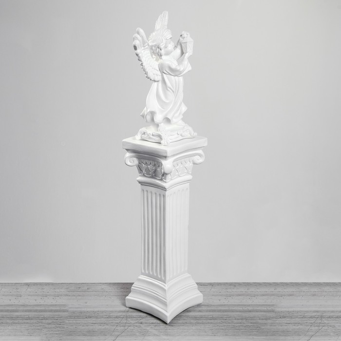 Статуэтка "Ангел с фонарём на колонне"