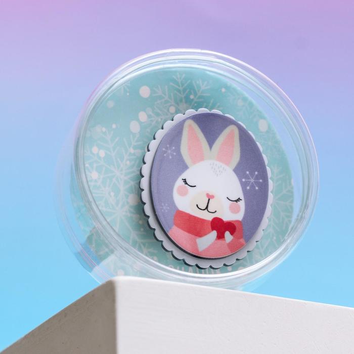 Значок акриловый в тубусе "Зайка"