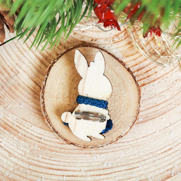 Новогодний значок с объёмным элементом "Горячего кофеёчка"