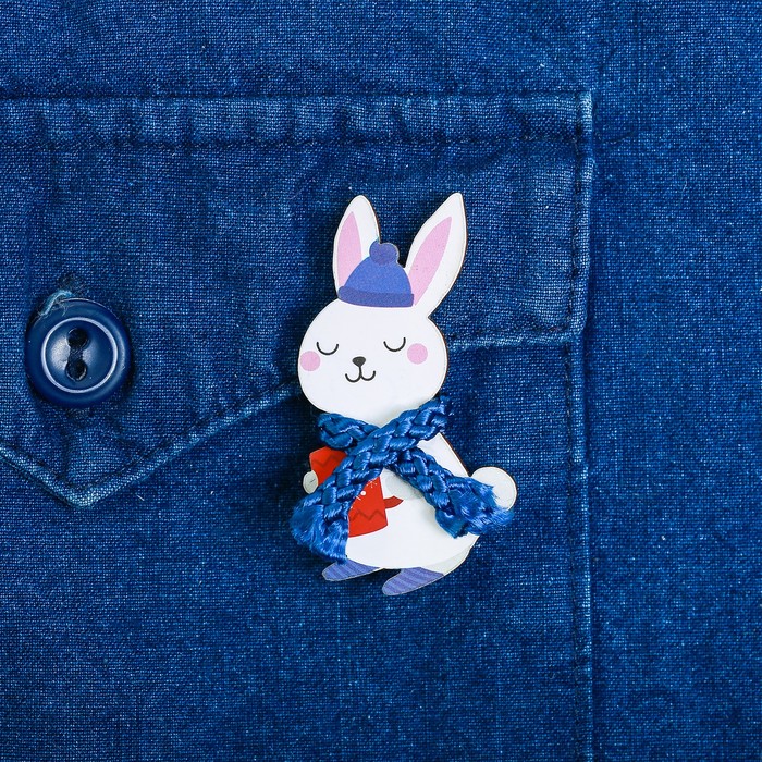 Новогодний значок с объёмным элементом "Горячего кофеёчка"