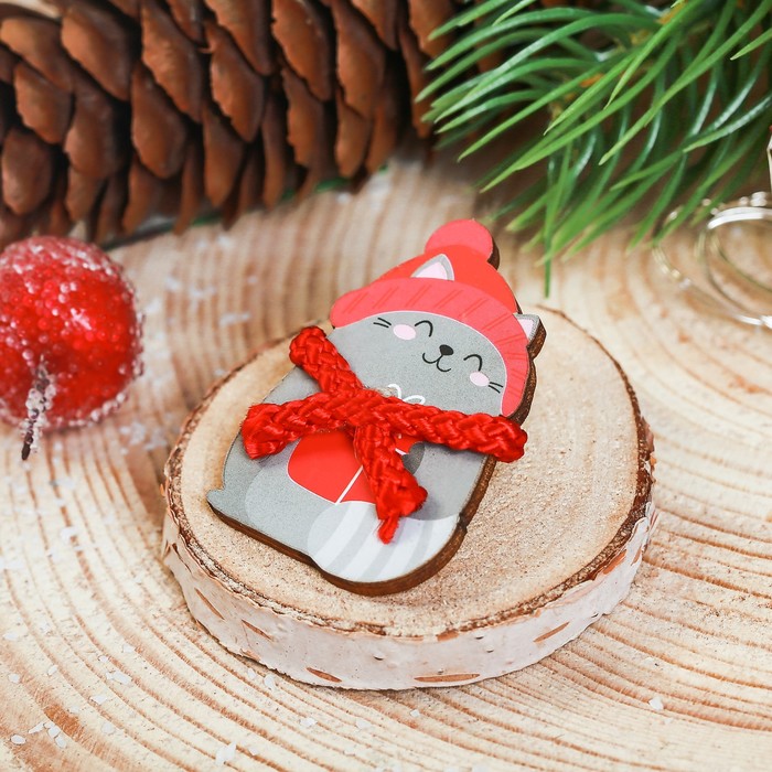 Новогодний значок с объёмным элементом "Желаю найти свою половинку"