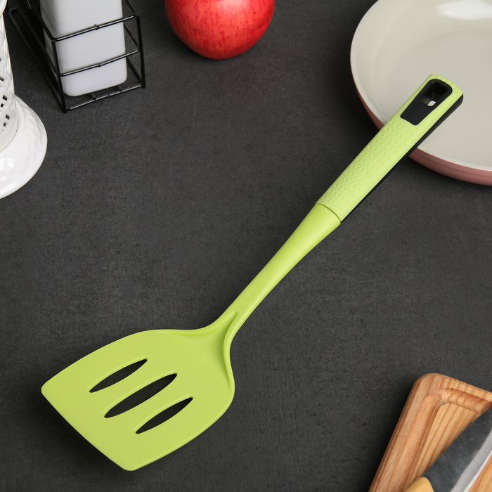 Лопатка с прорезями 33 см "Трава", цвет зелёный