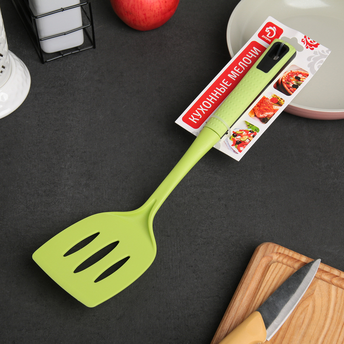 Лопатка с прорезями 33 см "Трава", цвет зелёный