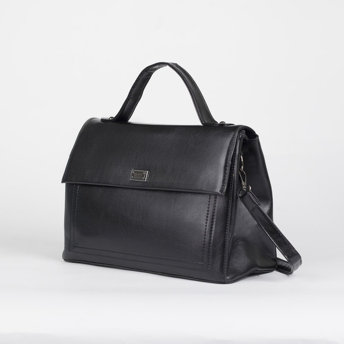 Сумка женская, отдел с перегородкой на молнии, 2 наружных кармана, длинный ремень, цвет чёрный