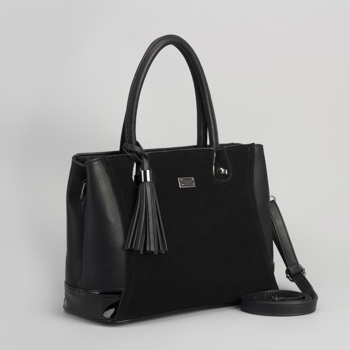 Сумка женская, отдел с перегородкой на молнии, 2 наружных кармана, длинный ремень, цвет чёрный