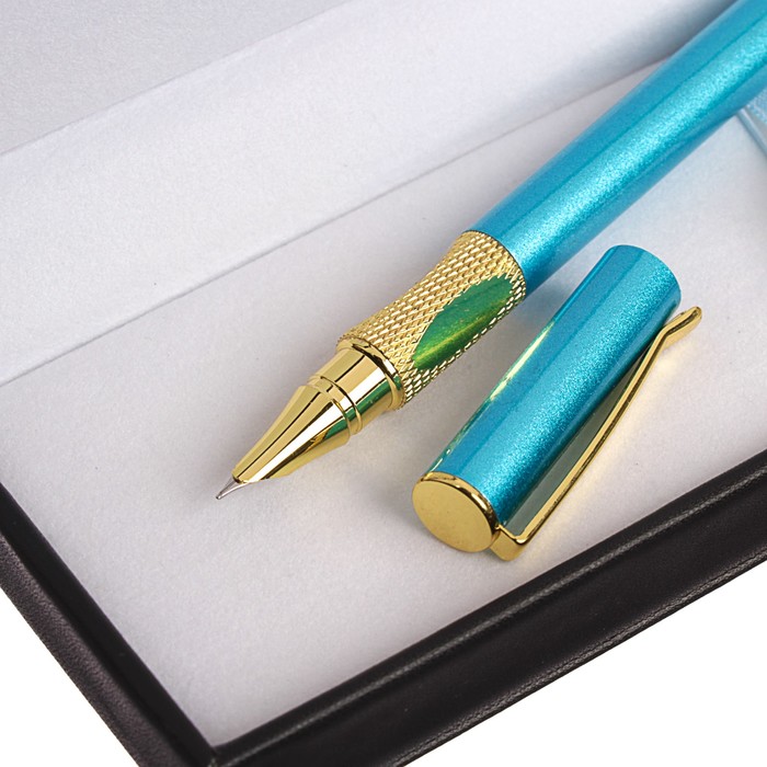 Ручка подарочная перьевая в кожзам футляре 2018 корпус синий