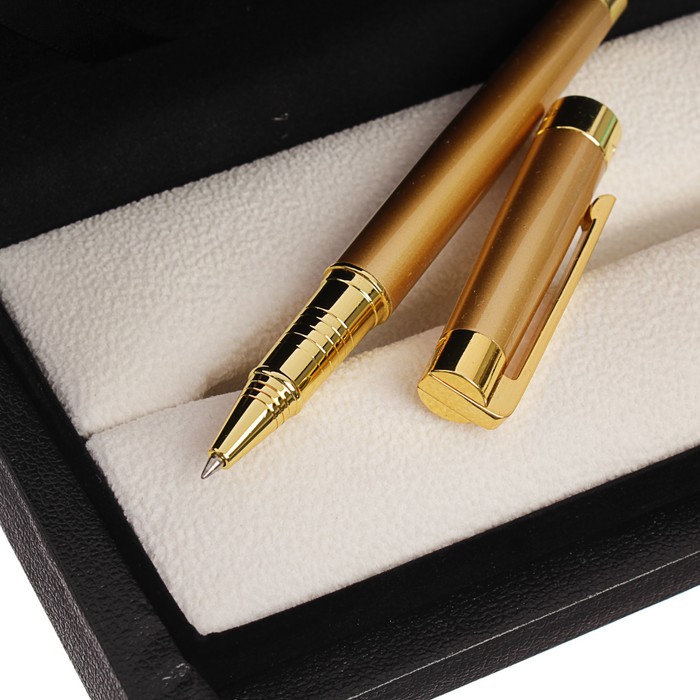 Ручка подарочная шариковая в кожзам футляре Грант корпус золотистый
