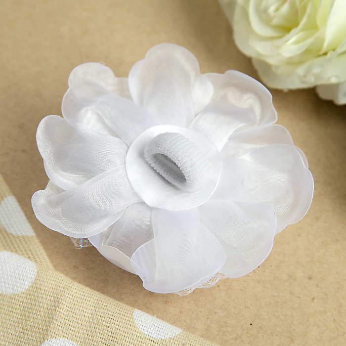 Бант для девочек с резинкой "Забавный", 11 см, с декором цветочки, белый