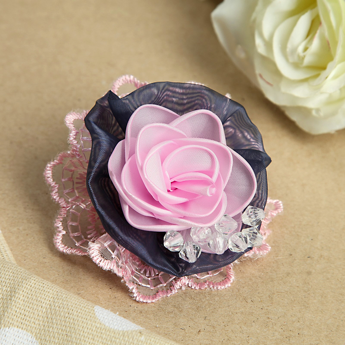 Бант для девочек с резинкой "Одинокий", 9 см, с ажурной окантовкой, с бусинами, разноцветный