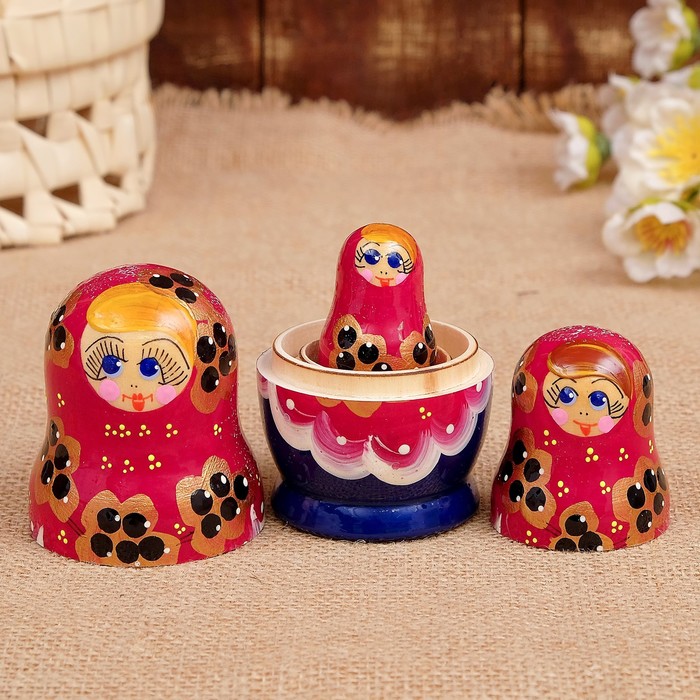 Матрёшка «Смородинка», фиолетовое платье, 3 кукольная. 10 см