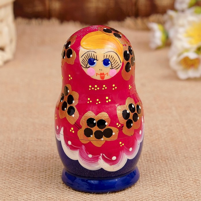 Матрёшка «Смородинка», фиолетовое платье, 3 кукольная. 10 см