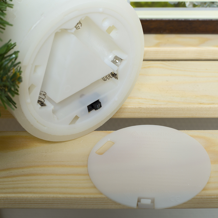 Фигура световая новогодняя свеча "Снеговики", 16х11х11 см, от бат 3*АА(не в компл.)