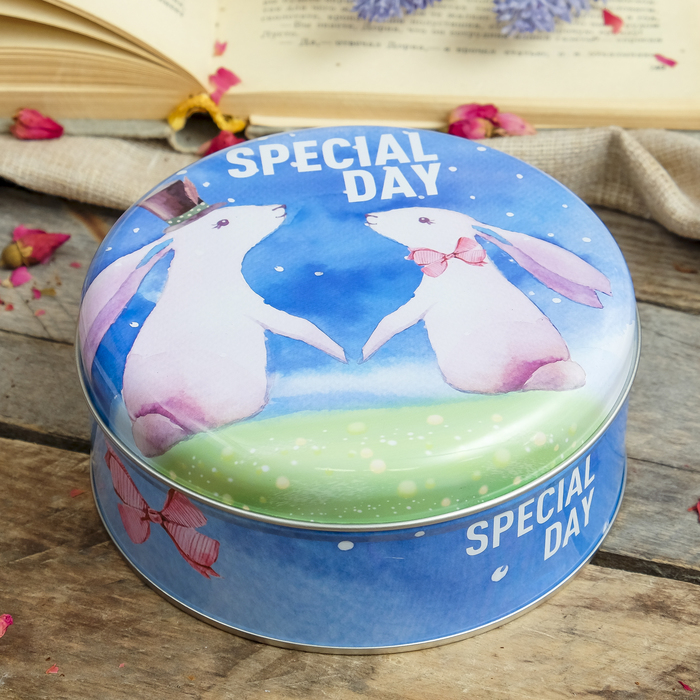 Шкатулка металл круглая "Нарядные зайчата" 6х14х14 см