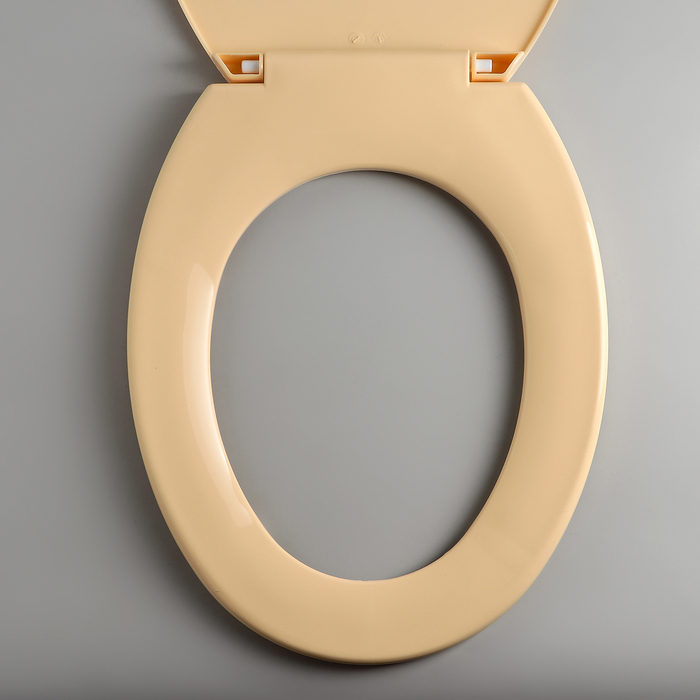 Сиденье для унитаза «Евро», с пластиковыми креплениями, цвет кремовый
