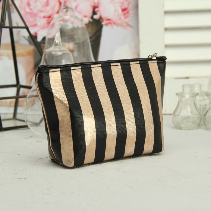 Косметичка простая, отдел на молнии, цвет чёрный/шампань
